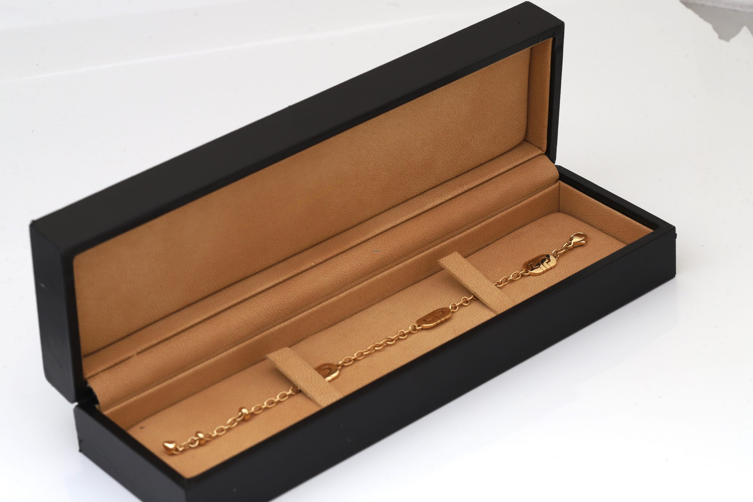 Bulgari 18k Yellow Gold Unisex Bracelet 16g Bulgari 18k Yellow Gold Unisex Bracelet 16g