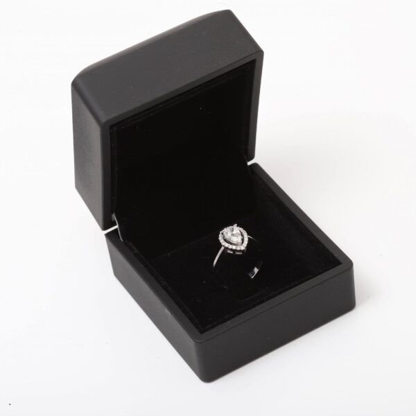 18K White Gold 0.88CT Diamond Ring