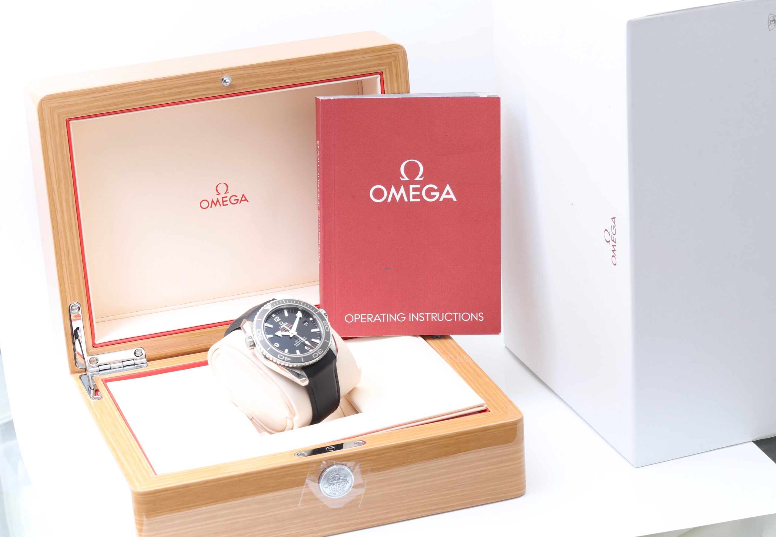 Omega Seamaster Planet Ocean Large 45.5mm Cal.8500 Automatic