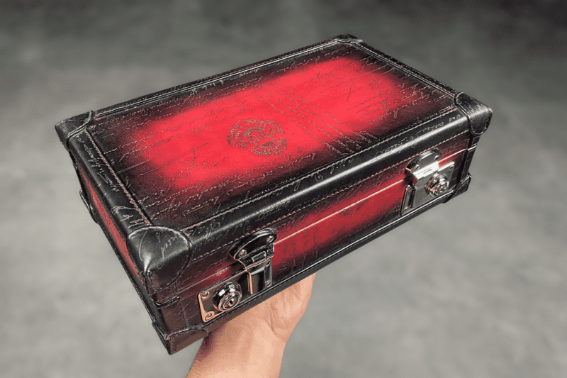 Petra Scripto Patina Red Watch Case for 8 Watches