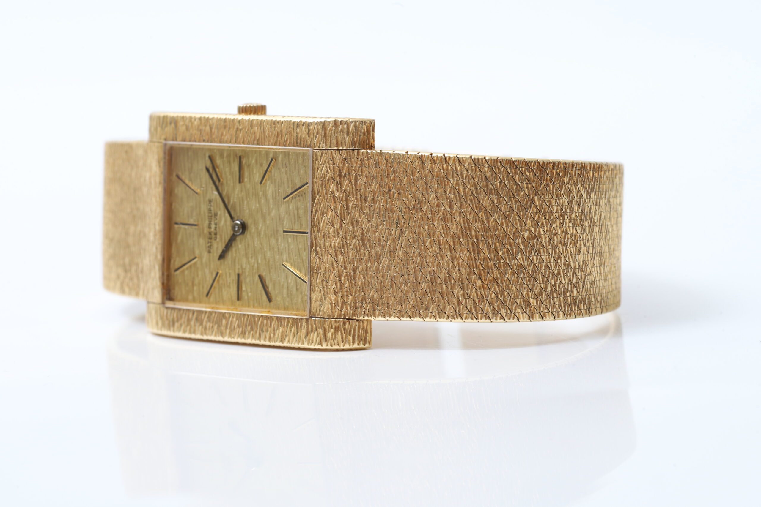 Patek Philippe Gondolo 18k Yellow Gold 26.5mm Mechanic Vintage 70’s Circa Watch Patek Philippe Gondolo 18k Yellow Gold 26.5mm Mechanic Vintage 70’s Circa Watch
