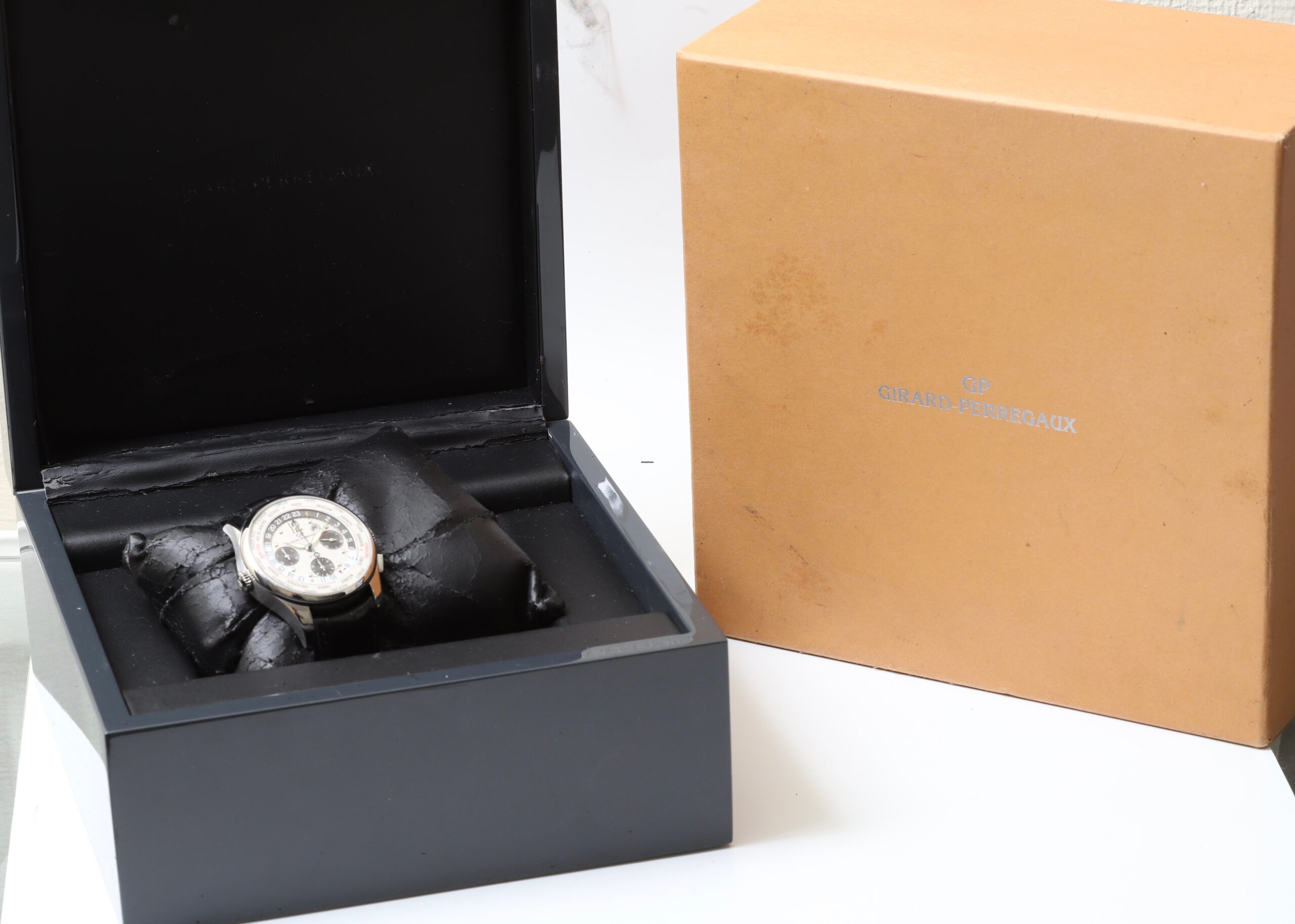 Girard Perregaux Ww.tc 43mm Wold Time Panda Dial Automatic Chronograph