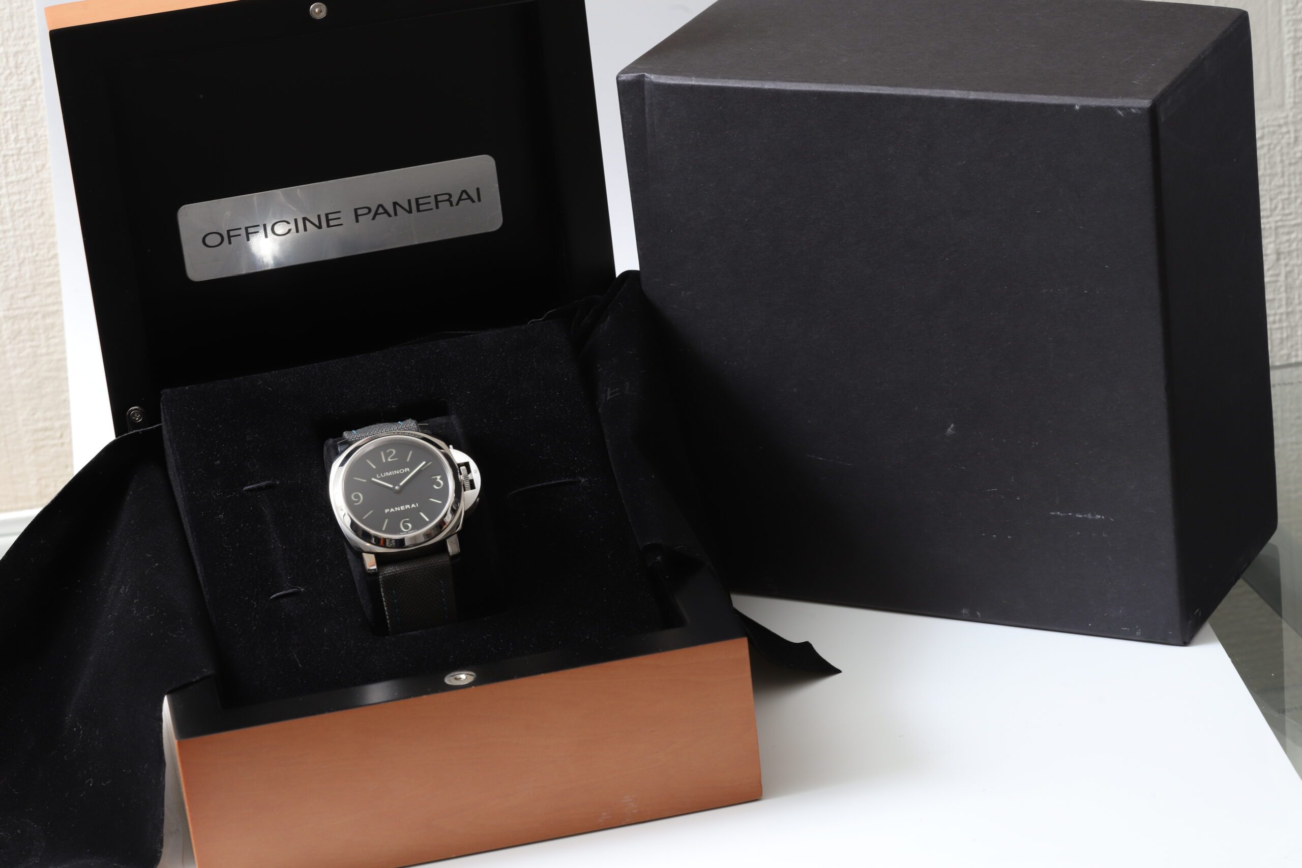 Panerai Luminor Base 44mm PAM00112 Manual Wind 56 Hours