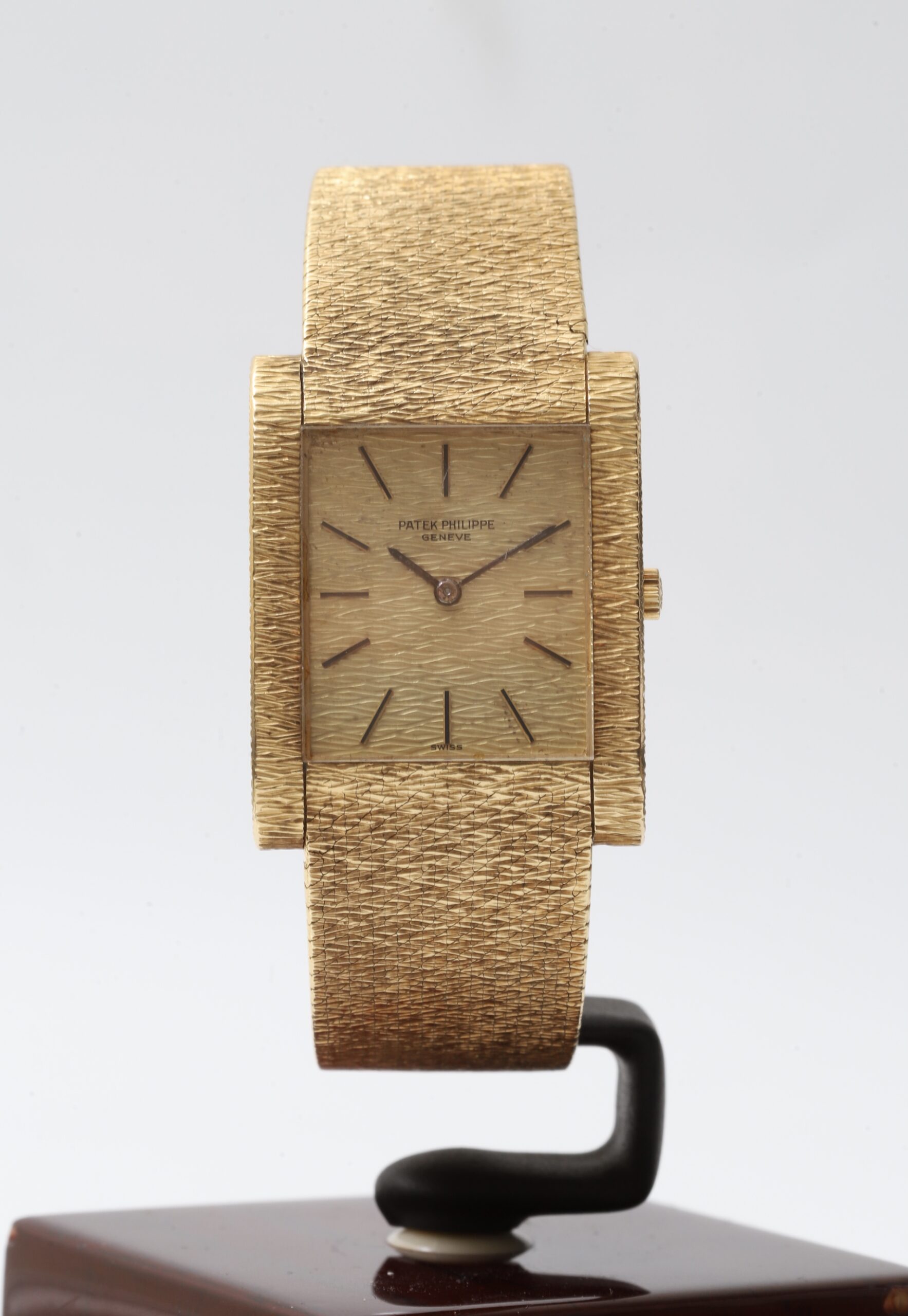 Patek Philippe Gondolo 18k Yellow Gold 26.5mm Mechanic Vintage 70’s Circa Watch Patek Philippe Gondolo 18k Yellow Gold 26.5mm Mechanic Vintage 70’s Circa Watch