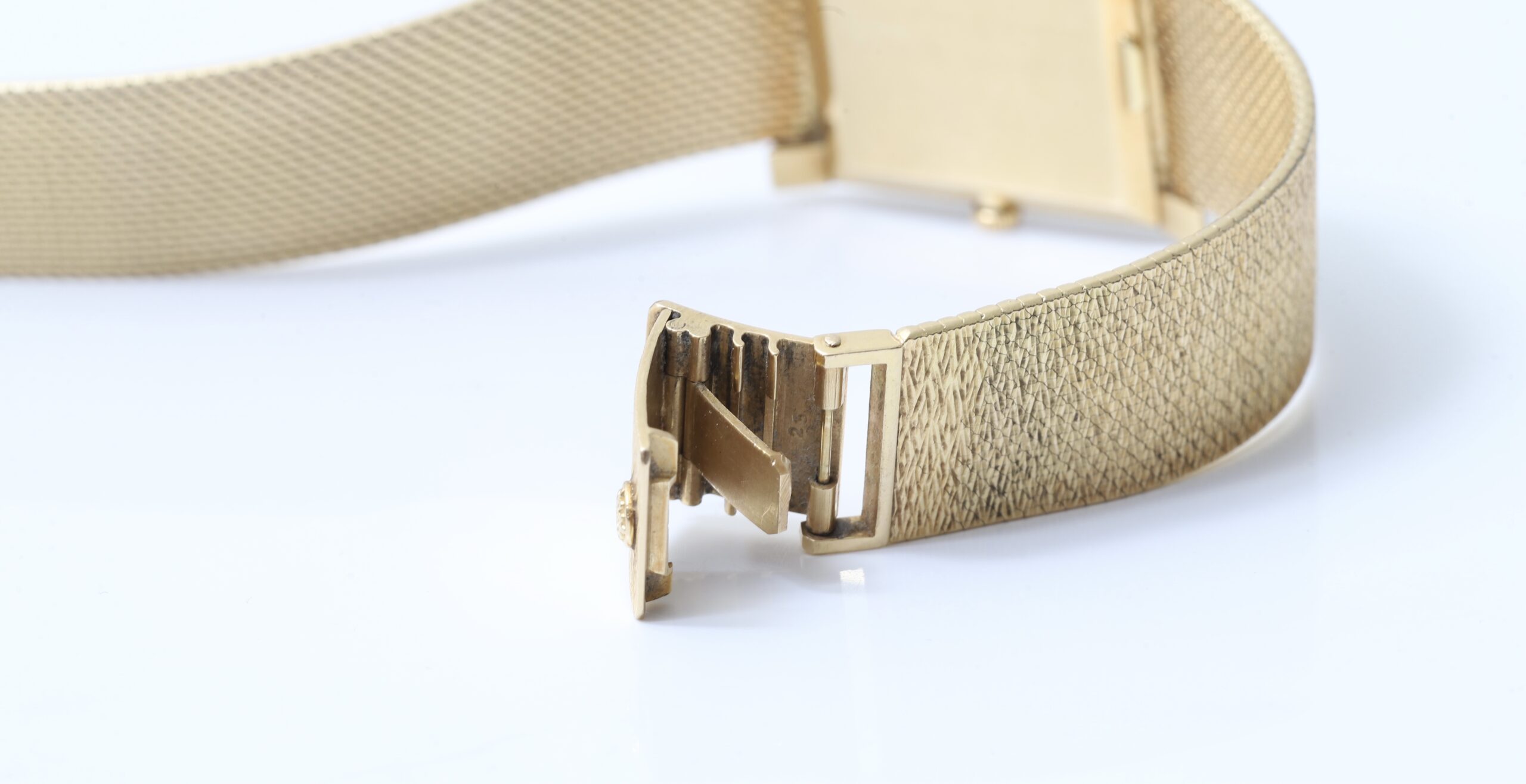 Patek Philippe Gondolo 18k Yellow Gold 26.5mm Mechanic Vintage 70’s Circa Watch Patek Philippe Gondolo 18k Yellow Gold 26.5mm Mechanic Vintage 70’s Circa Watch