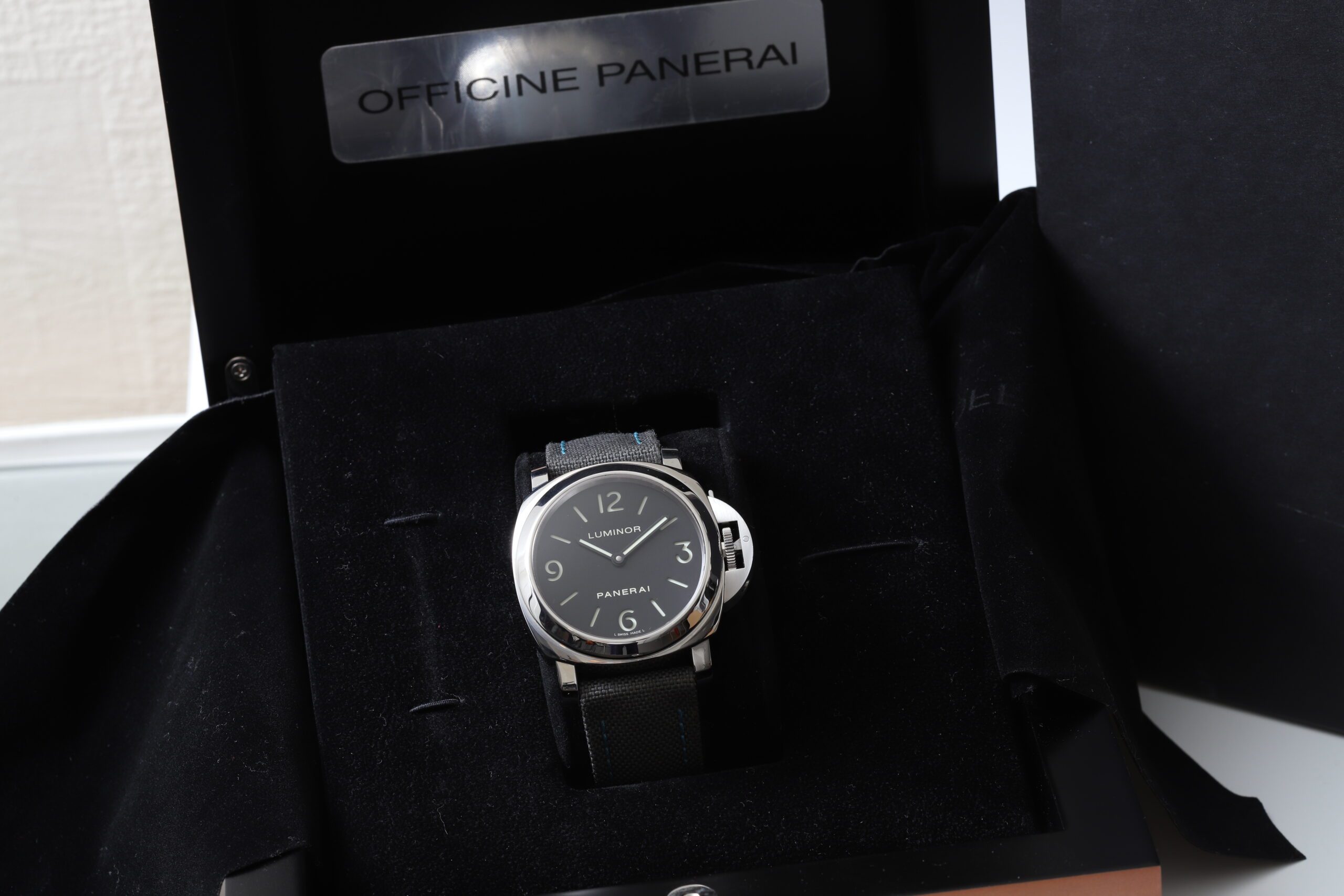 Panerai Luminor Base 44mm PAM00112 Manual Wind 56 Hours