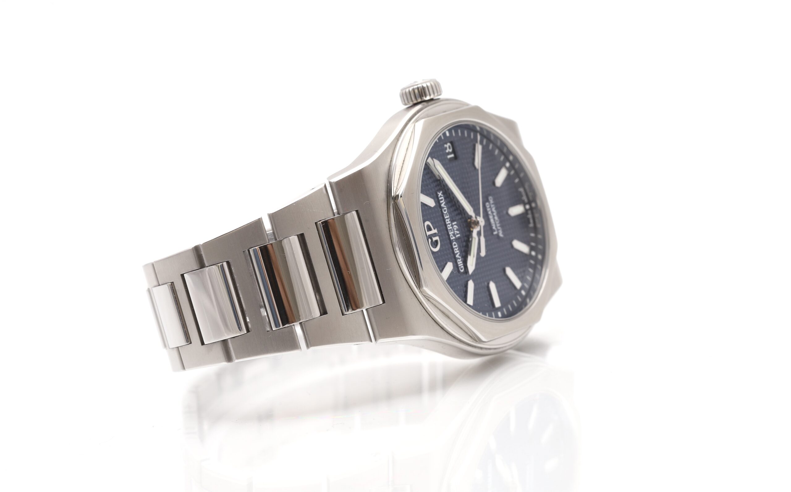 Girard Perregaux Laureato 42mm Automatic Blue Dial