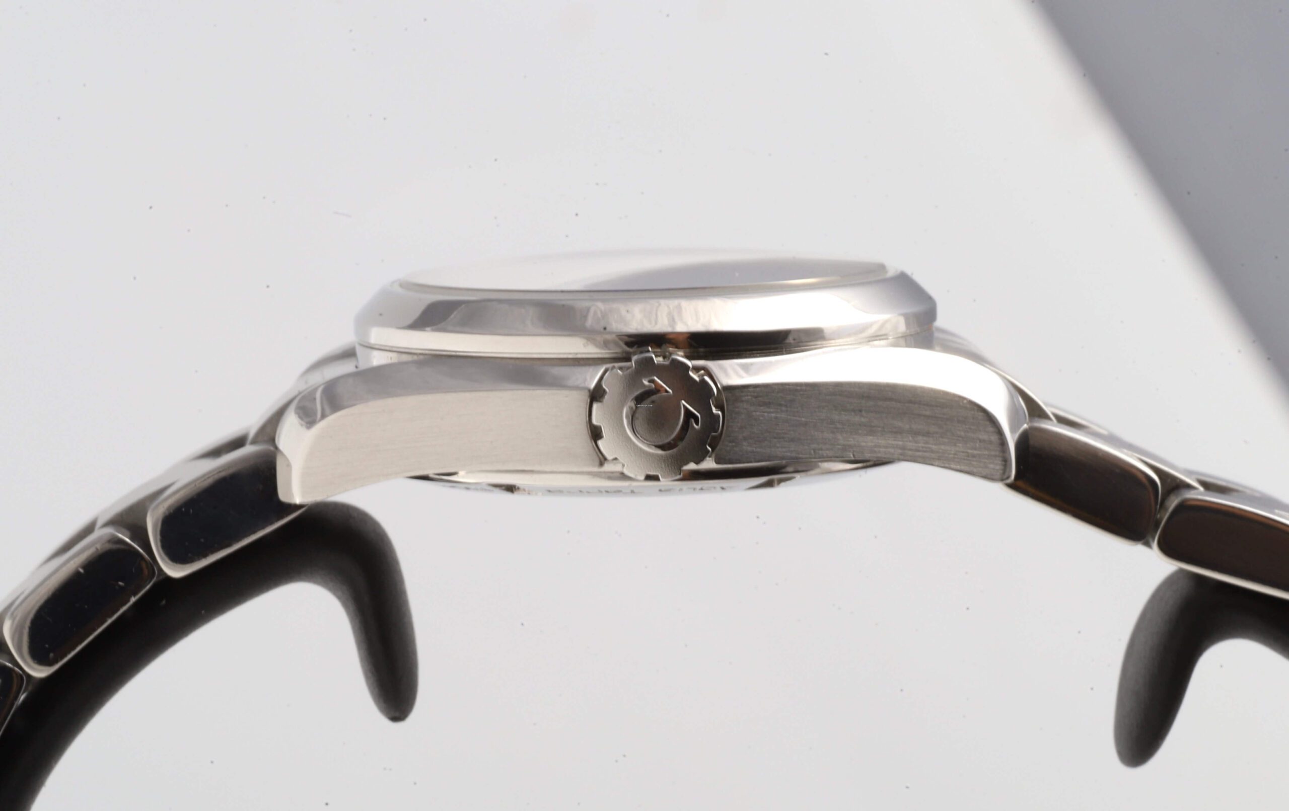 Breitling Aerospace Titanium Analog & Digital Repetition Minutes