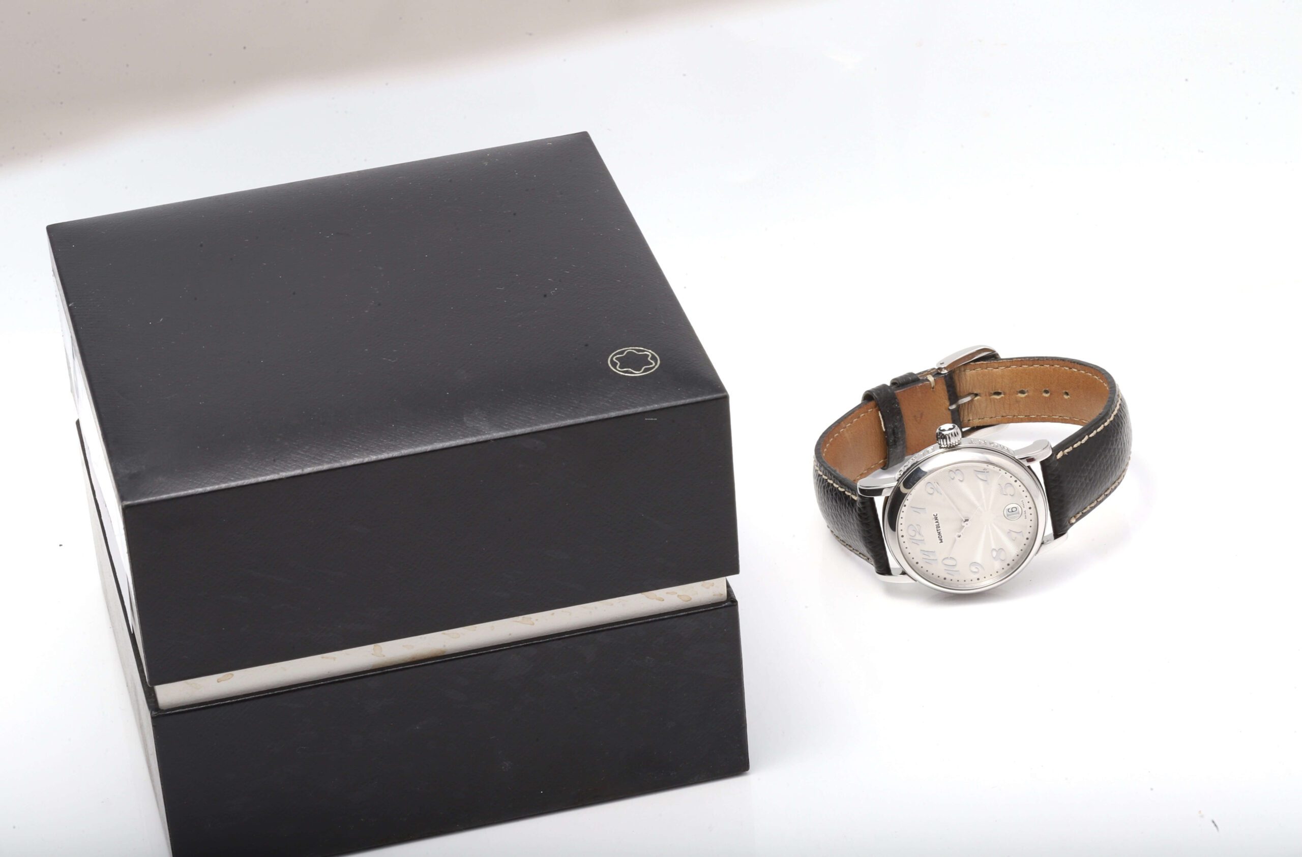 Montblanc Star 36mm Quartz White Dial Montblanc Star 36mm Quartz White Dial