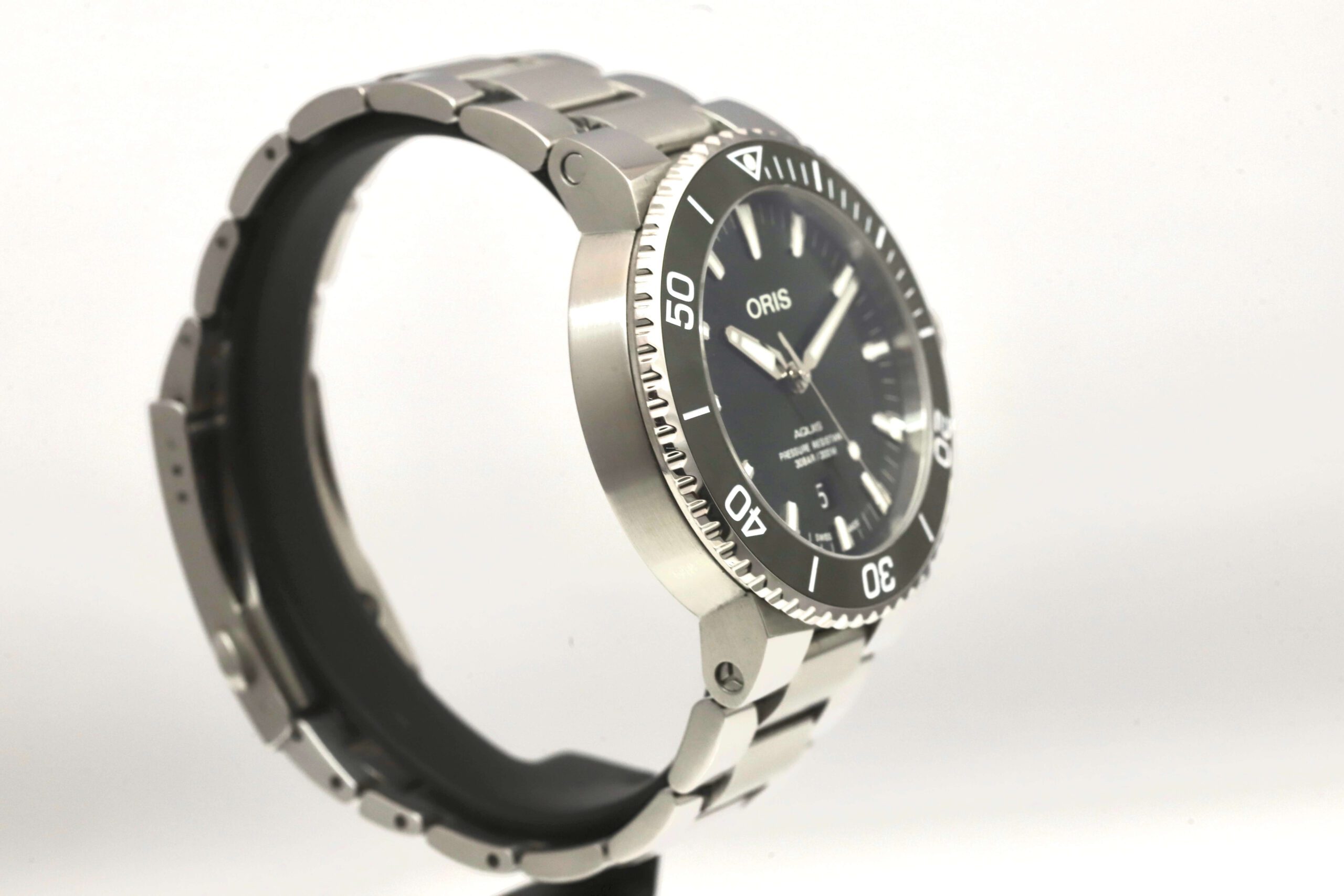 Oris Aquis Date Green Ceramic 43mm Stainless Steel Box Papers Excellent Condition Oris Aquis Date Green Ceramic 43mm Stainless Steel Box Papers Excellent Condition
