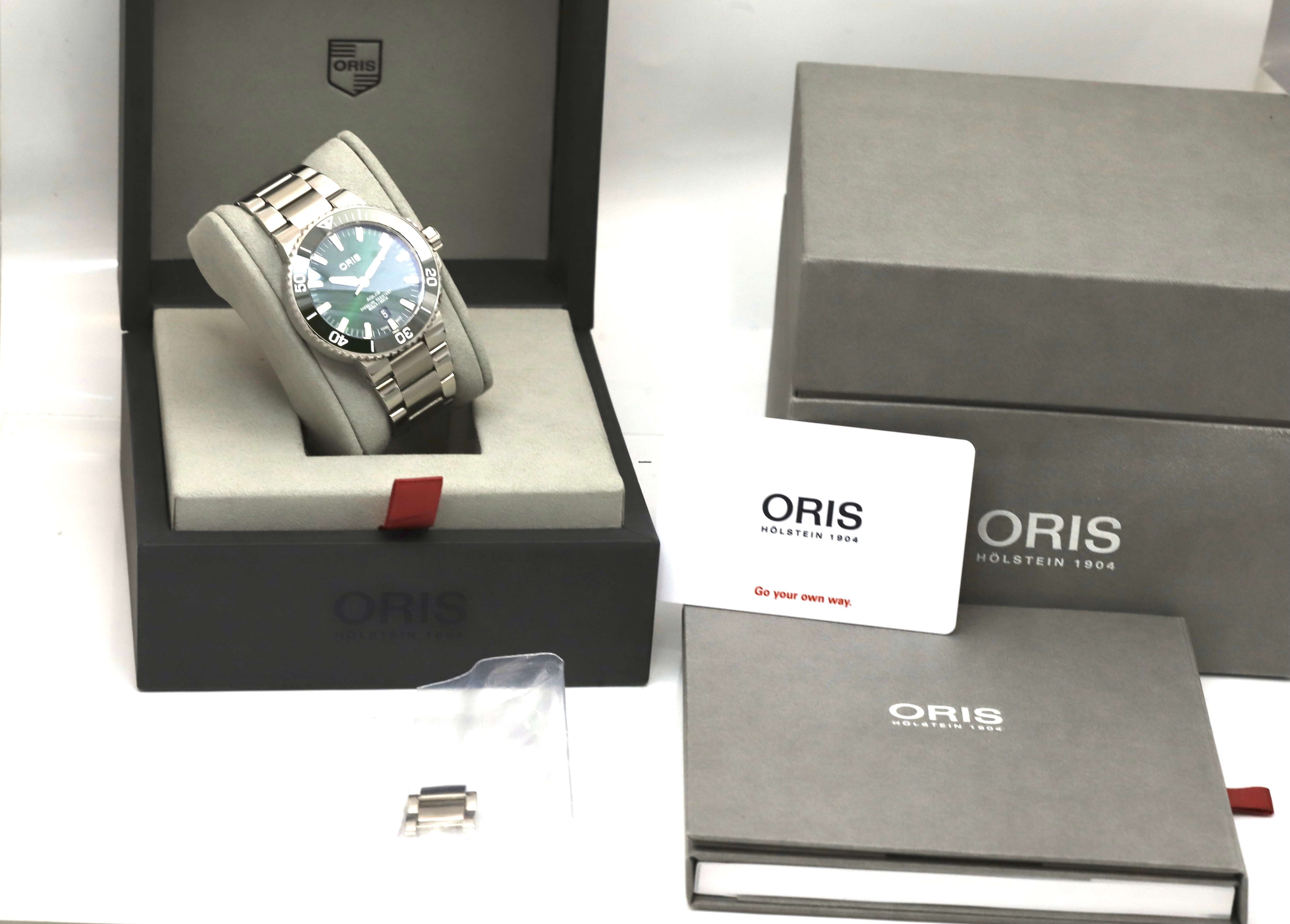 Oris Aquis Date Green Ceramic 43mm Stainless Steel Box Papers Excellent Condition