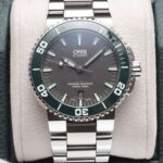 Oris Aquis Date Green Ceramic Bezel Automatic 43mm Diver Watch Box & Papers