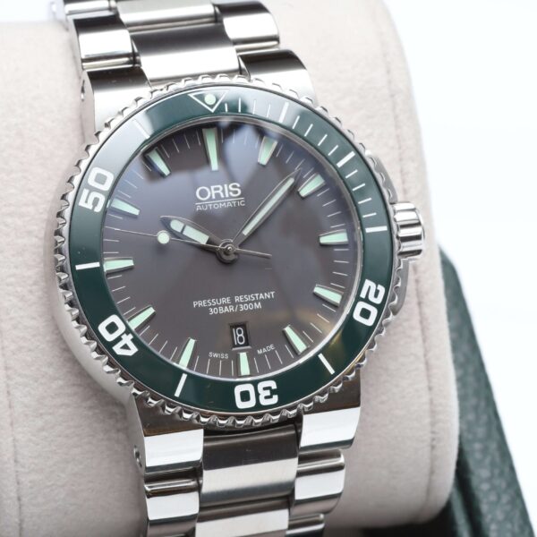 Oris Aquis Date Green Ceramic Bezel Automatic 43mm Diver Watch Box & Papers