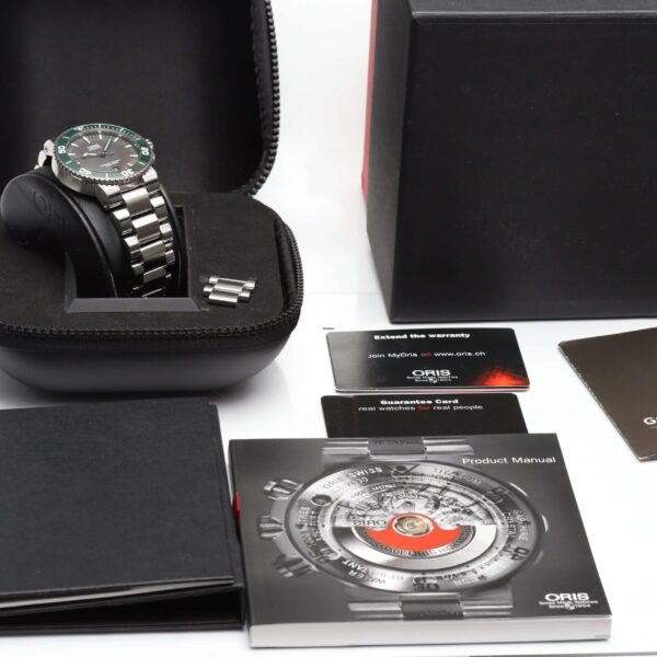 Oris Aquis Date Green Ceramic Bezel Automatic 43mm Diver Watch Box & Papers