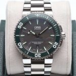 Oris Aquis Date Green Ceramic Bezel Automatic 43mm Diver Watch Box & Papers