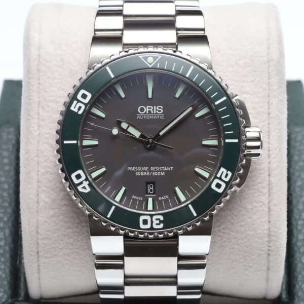 Oris Aquis Date Green Ceramic Bezel Automatic 43mm Diver Watch Box & Papers