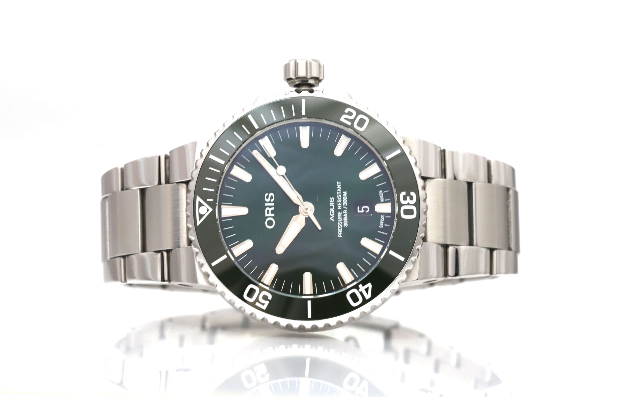 Oris Aquis Date Green Ceramic 43mm Stainless Steel Box Papers Excellent Condition Oris Aquis Date Green Ceramic 43mm Stainless Steel Box Papers Excellent Condition