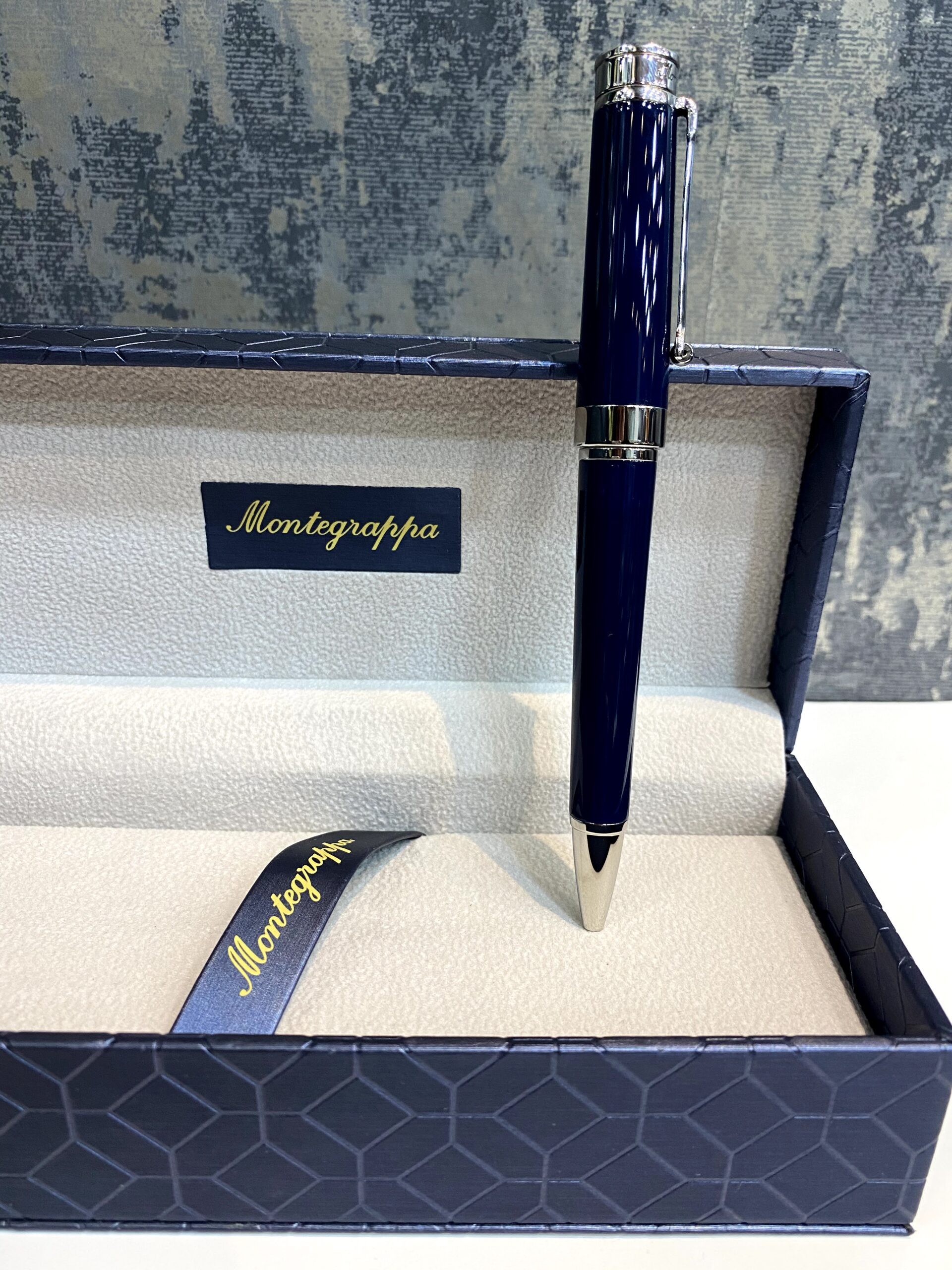 Montegrappa Parola Nevy Blue Ball Pen