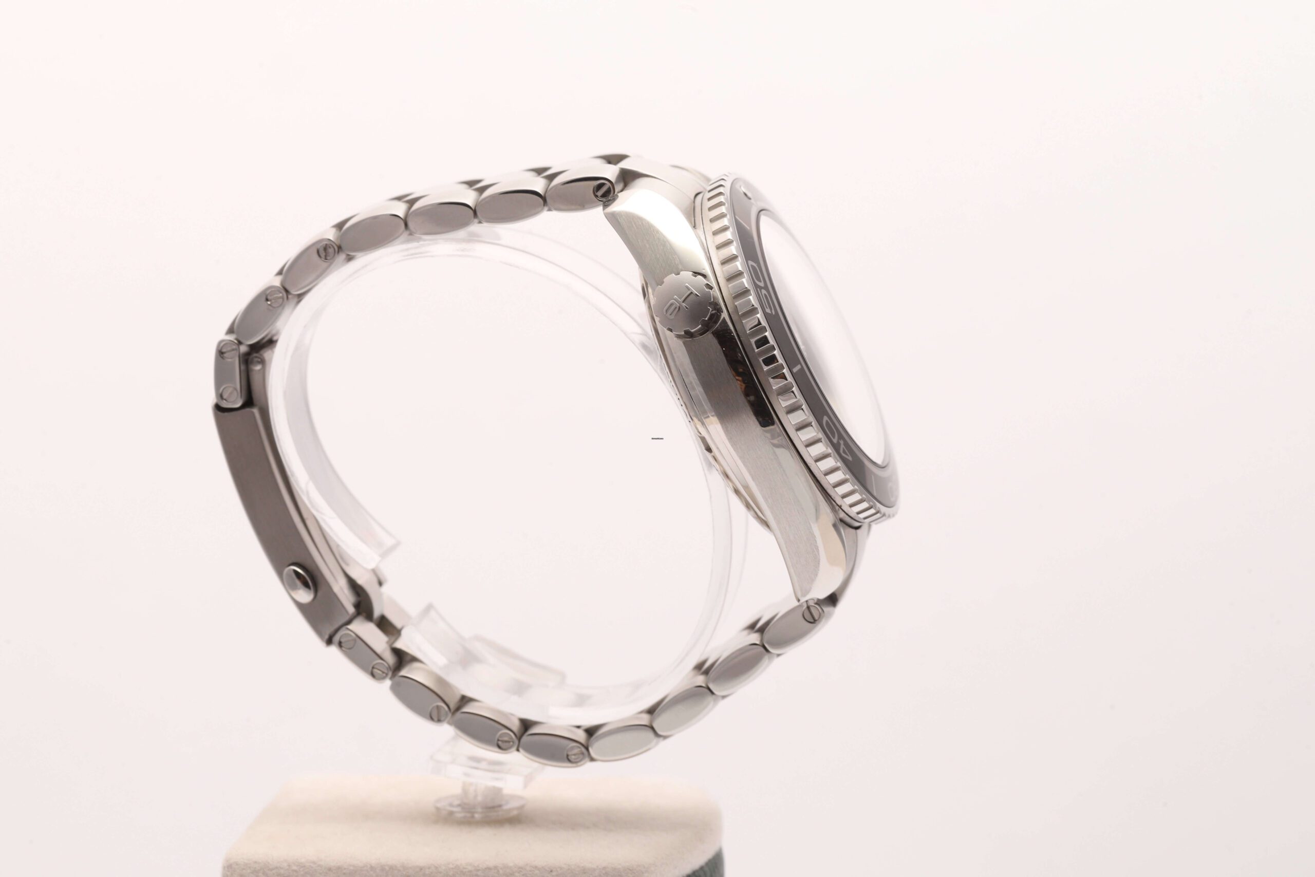 Omega Seamaster Planet Ocean 46mm Automatic Watch Box Papers