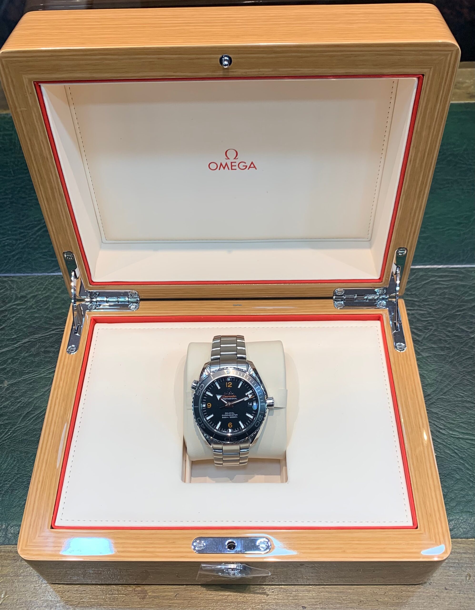 Omega Seamaster 600M Planet Ocean 42mm Ceramic Bezel