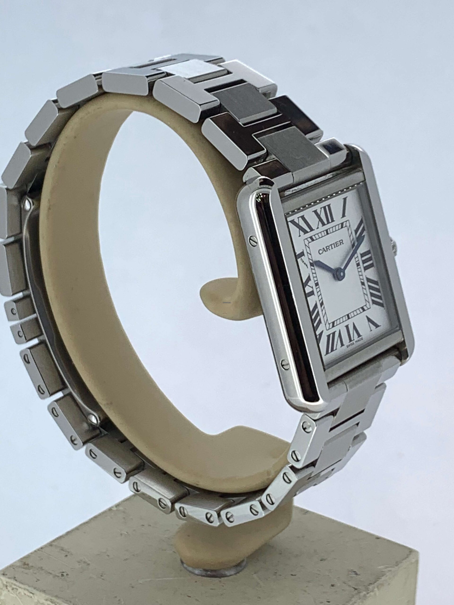 Cartier Tank Solo Quartz 31mm Unisex Watch Box/Papers Mint Condition