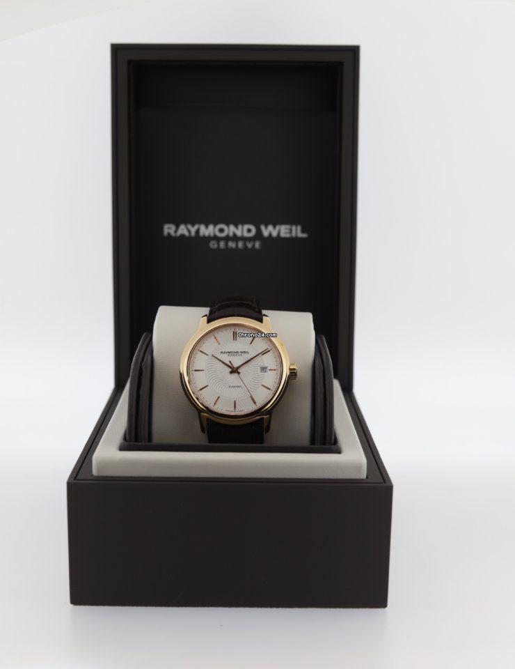 Raymond Weil Maestro 39mm Automatic Gold Plated Unworn Raymond Weil Maestro 39mm Automatic Gold Plated Unworn