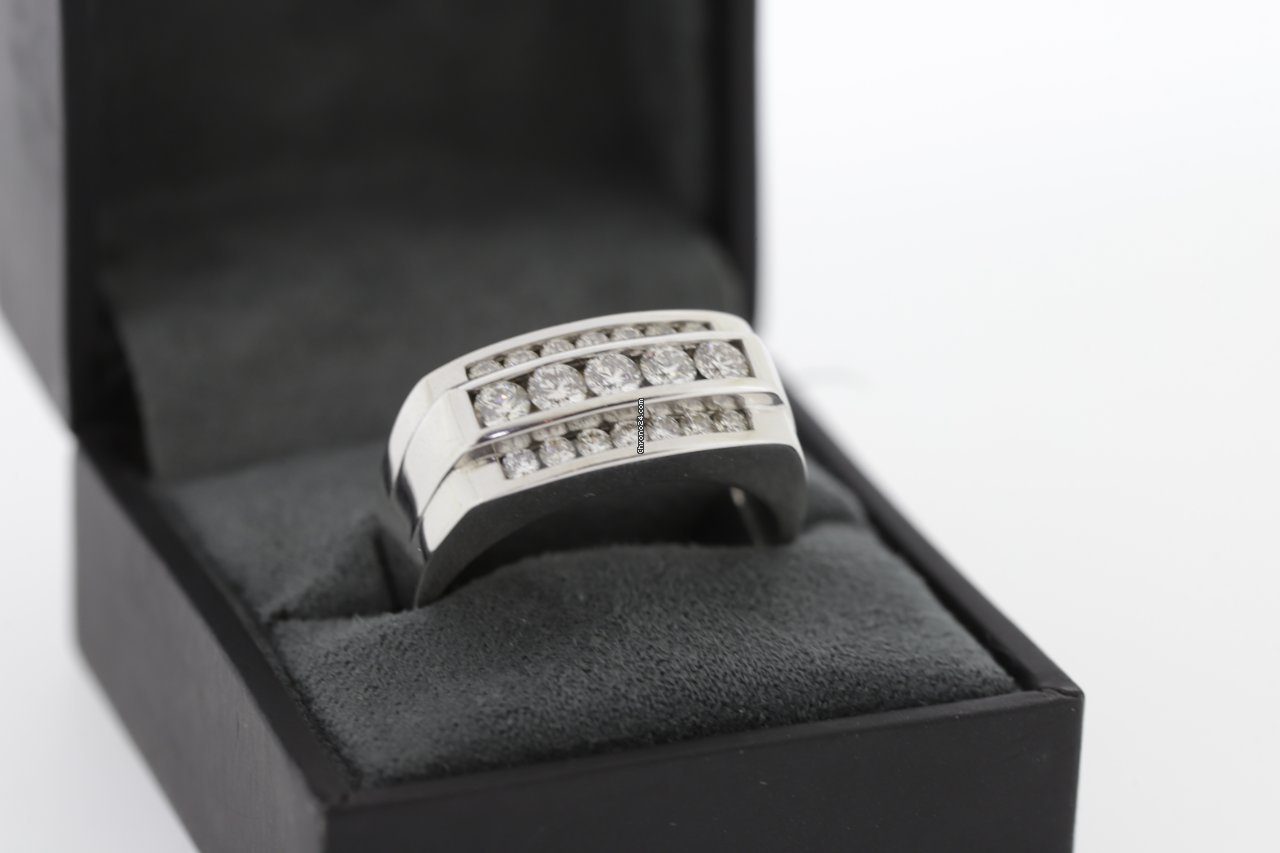 14K White Gold 3 Tier Diamond Ring