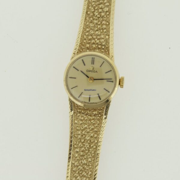Omega Vintage 9ct Gold Manual Wind Ladies Watch