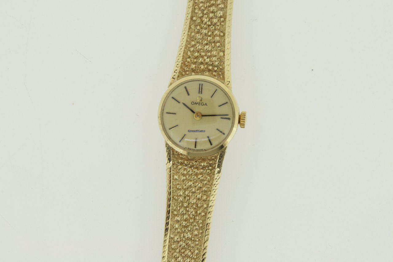 Omega Vintage 9ct Gold Manual Wind Ladies Watch
