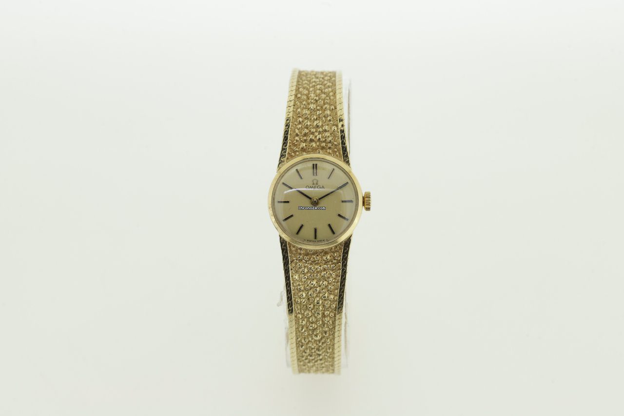 Omega Vintage 9ct Gold Manual Wind Ladies Watch