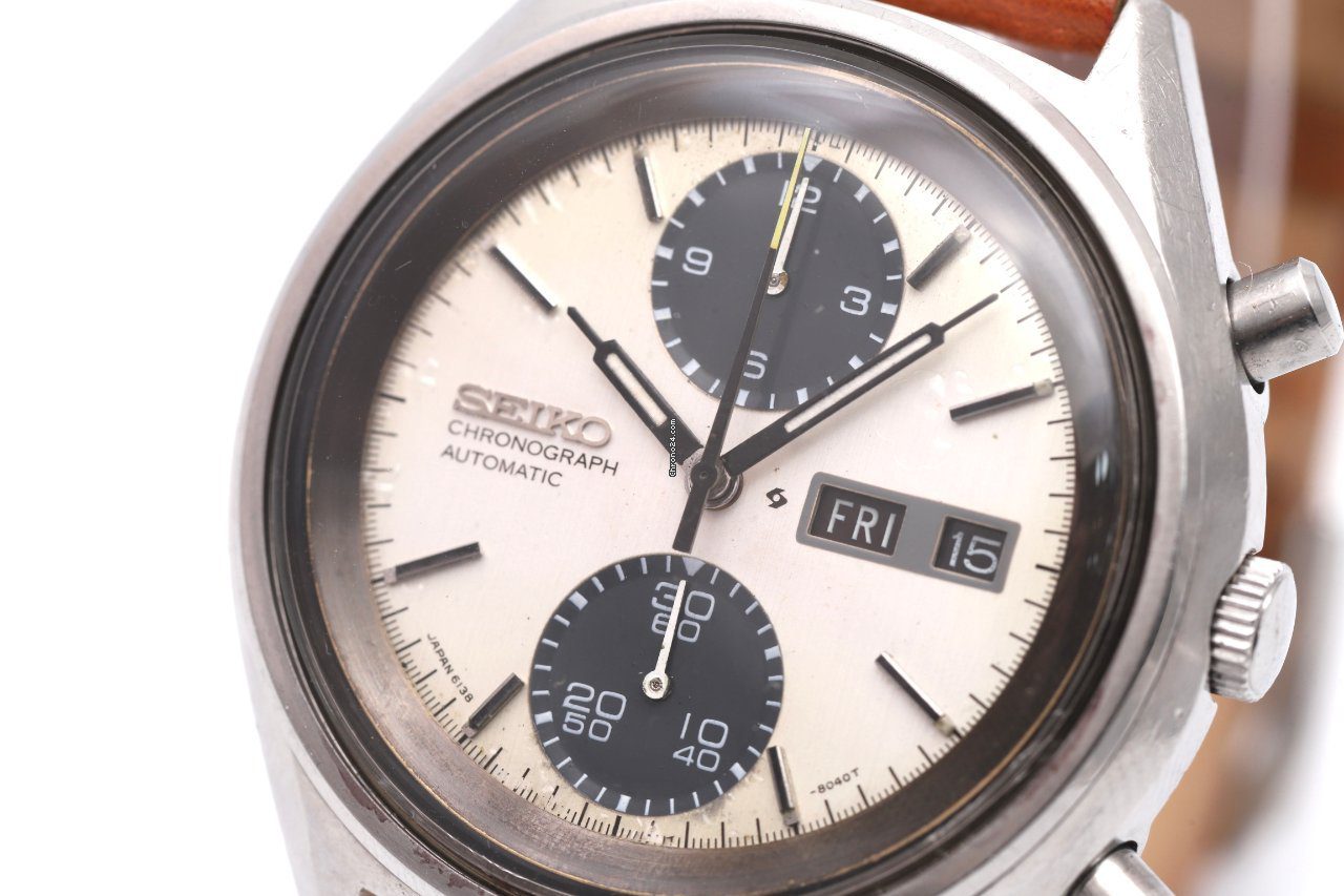 23417490-cjb7jvjr2w1otzj7uysj2q3x-ExtraLarge SEIKO Panda Chronograph VINTAGE Automatic Watch