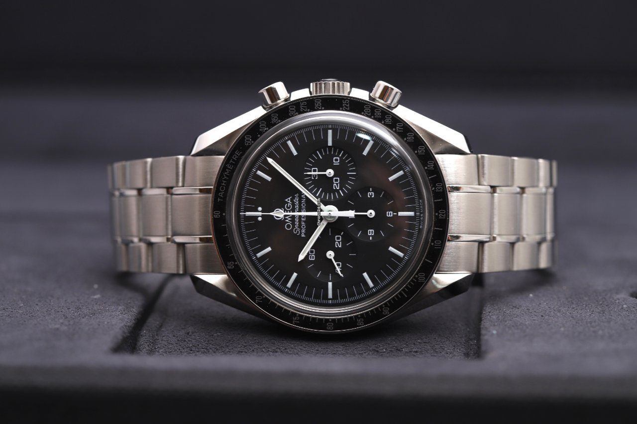 OMEGA Speedmaster Professional Moonwatch Manual Wind Watch 3570.50.00 2015