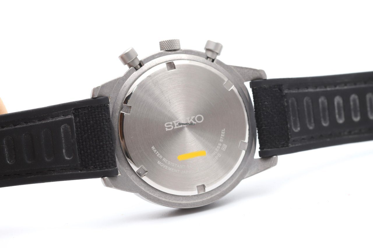 23593155-324am1d79wnupsvk7sl2ylxp-ExtraLarge Seiko Neo Sports Chronograph Quartz Watch 8T63-00P0