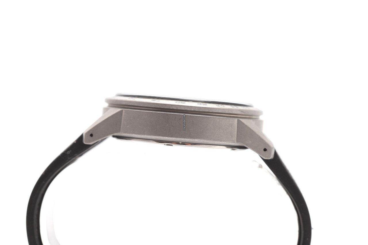 23593155-tjiembkoq8w4w1jw5u6vmibn-ExtraLarge Seiko Neo Sports Chronograph Quartz Watch 8T63-00P0