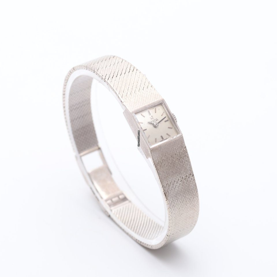 OMEGA Vintage 18K White Gold Manual Wind 1970s Watch