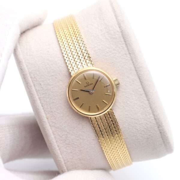 OMEGA Vintage 18K Yellow Gold 1970s Manual Wind Ladies Watch