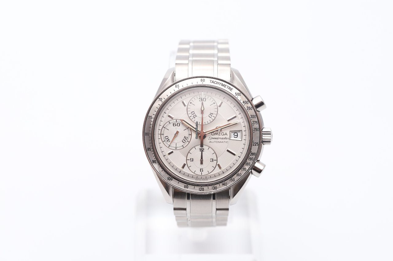 23843431-43fhlaidp5k9l0tltzlx2y2a-ExtraLarge OMEGA Speedmaster Date Chronograph 39mm Automatic Watch 3513.30