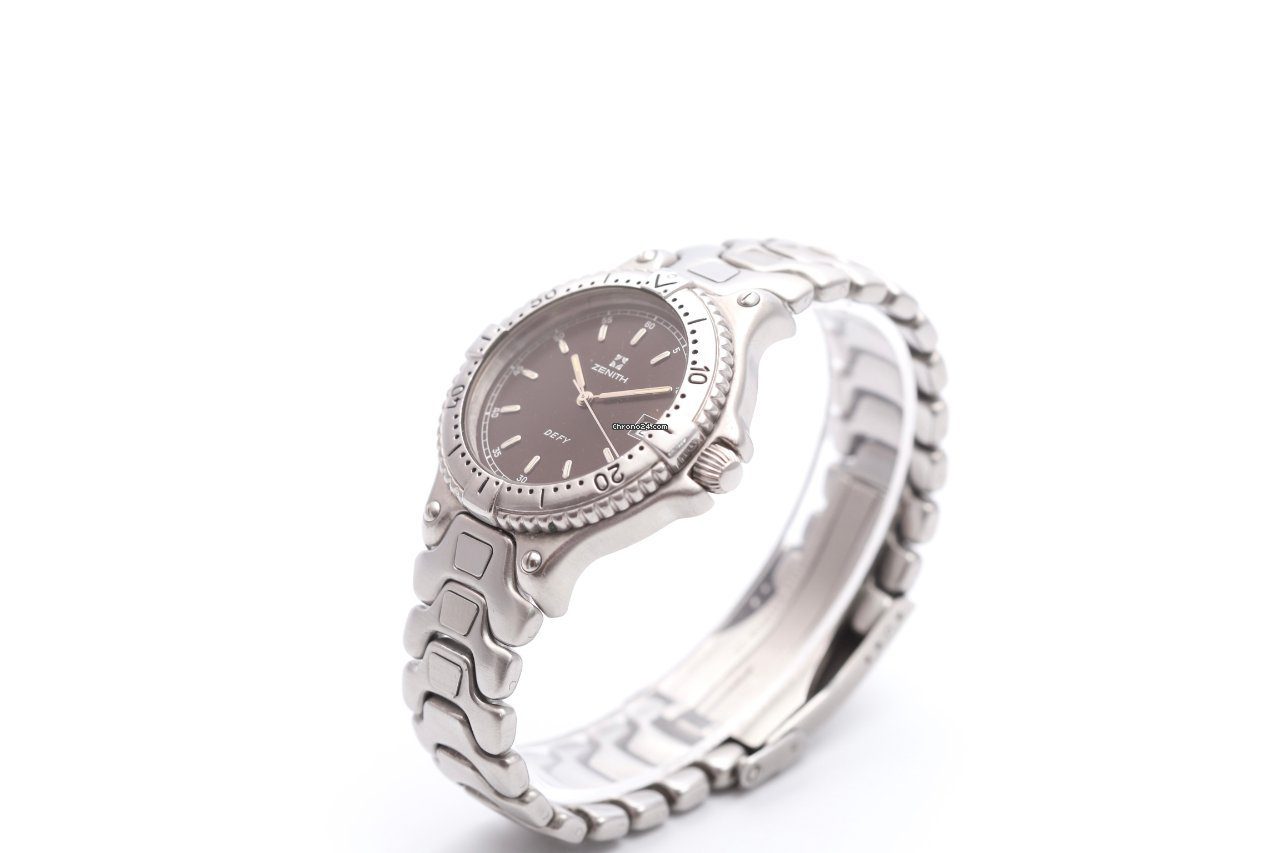 Zenith Defy Vintage Quartz Watch 02.2002