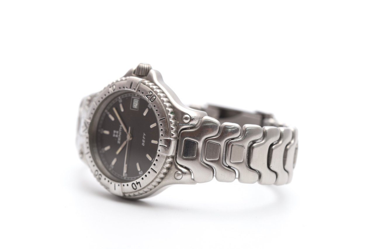 Zenith Defy Vintage Quartz Watch 02.2002