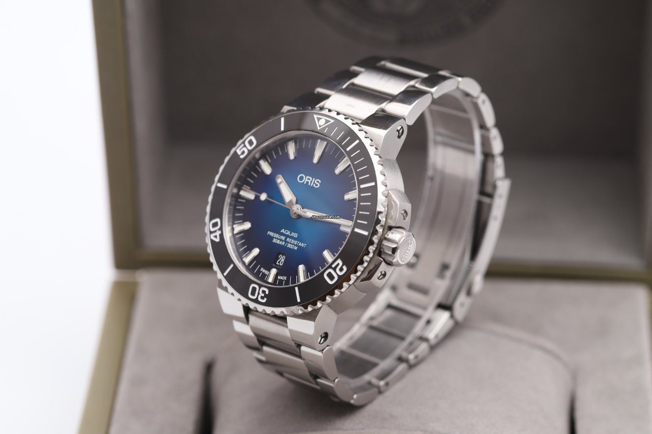 ORIS Aquis Date Clipperton Limited Edition 0047/2000 Automatic Watch