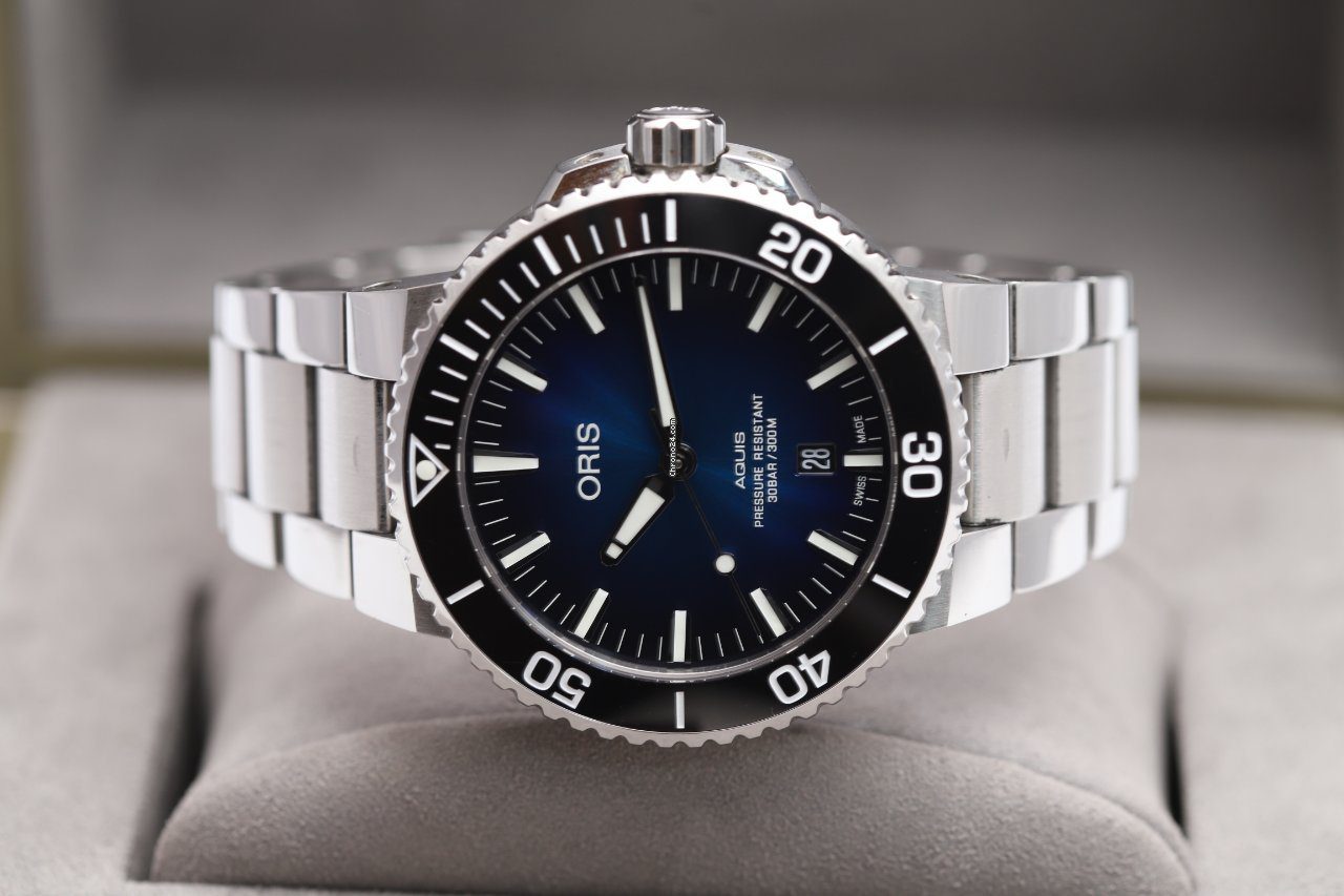 ORIS Aquis Date Clipperton Limited Edition 0047/2000 Automatic Watch