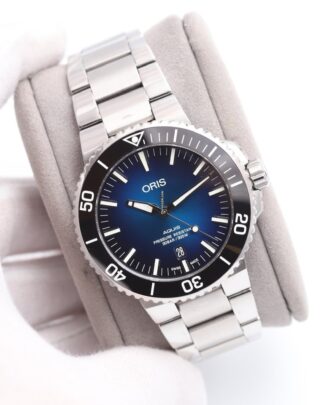 ORIS Aquis Date Clipperton Limited Edition 0047/2000 Automatic Watch