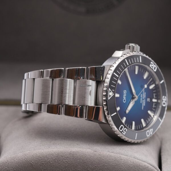 ORIS Aquis Date Clipperton Limited Edition 0047/2000 Automatic Watch