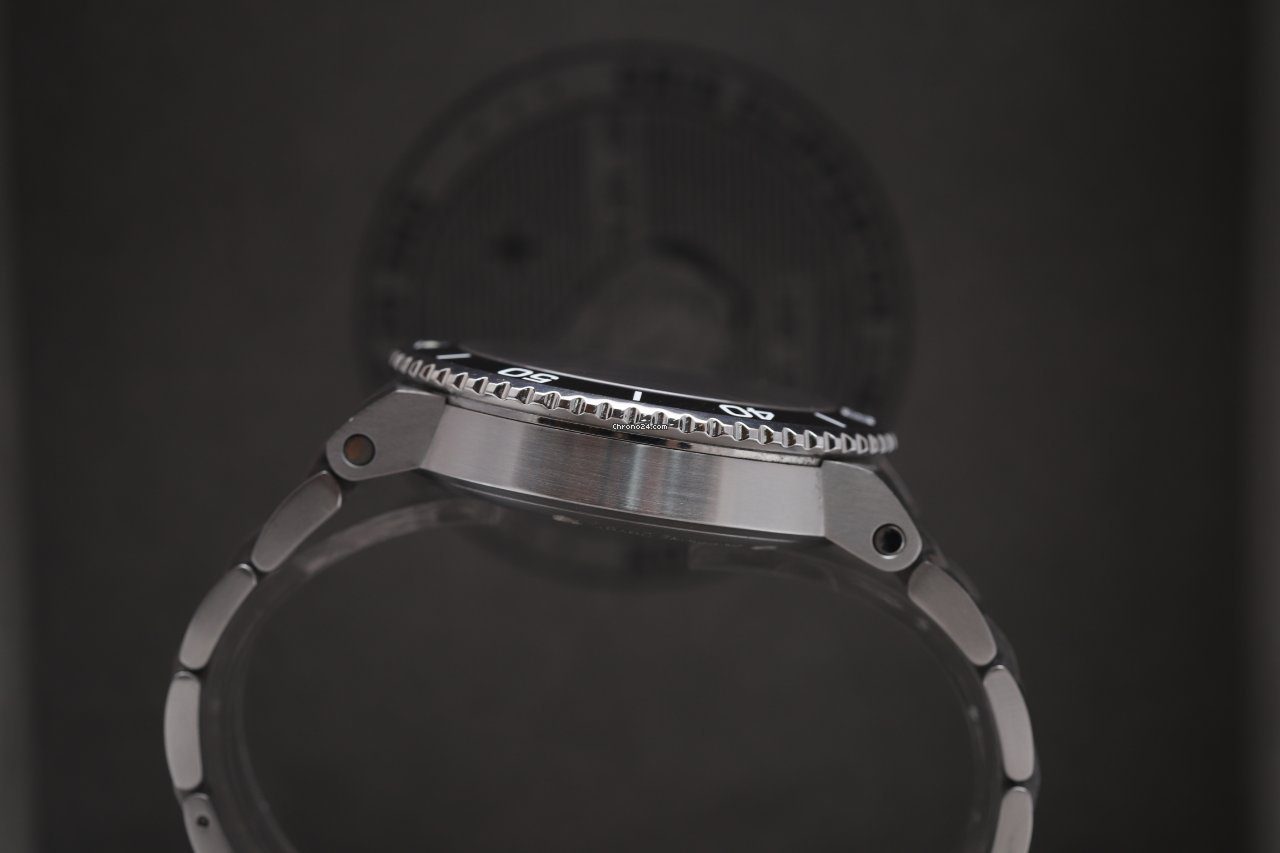 ORIS Aquis Date Clipperton Limited Edition 0047/2000 Automatic Watch