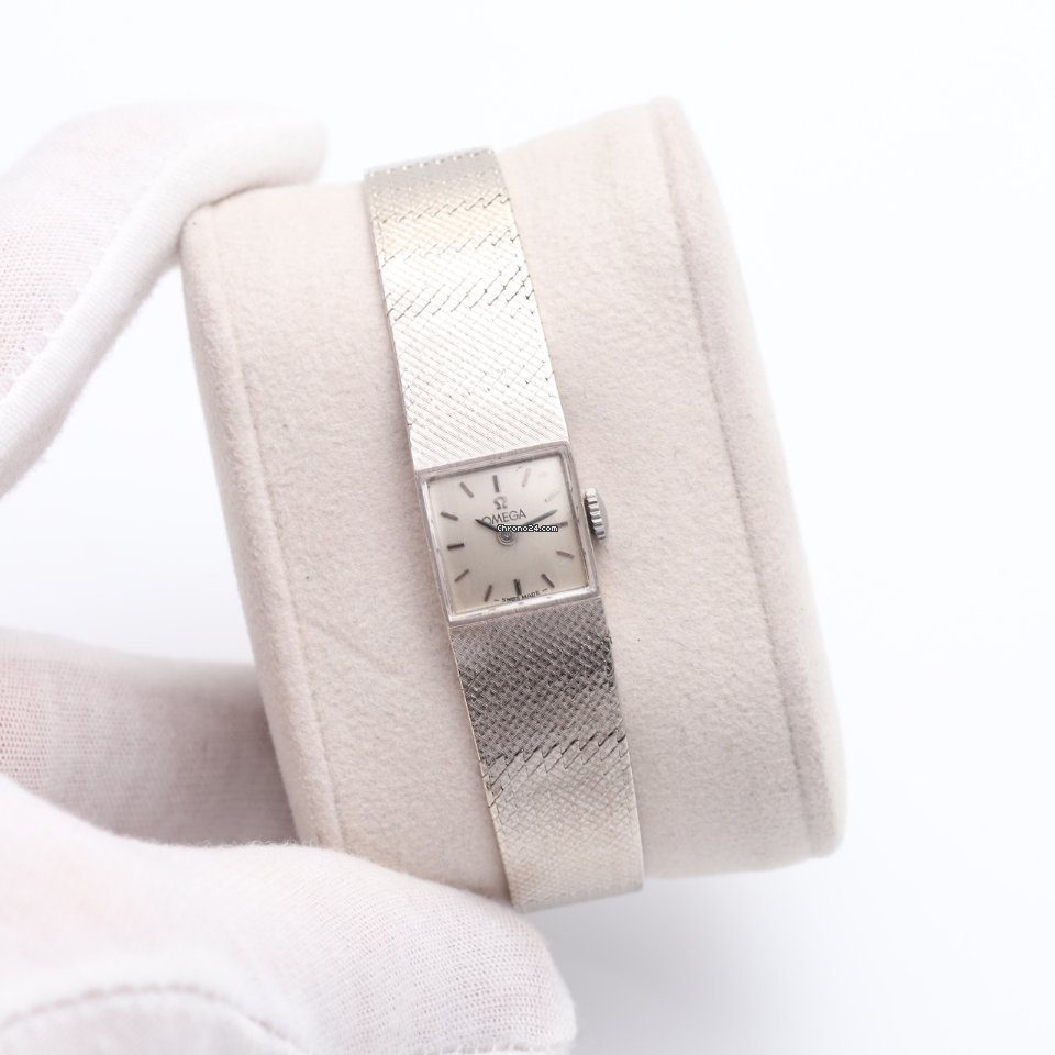 OMEGA Vintage 18K White Gold Manual Wind 1970s Watch