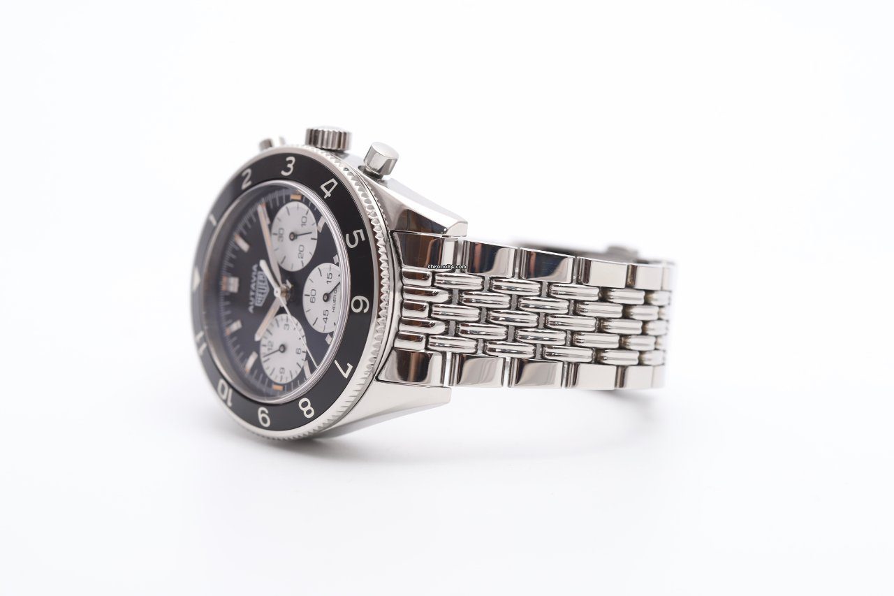 23965028-bcosng2otiuerkcvgf94aou5-ExtraLarge Heuer 02 Autavia Heritage Chronograph Automatic Watch CBE2110