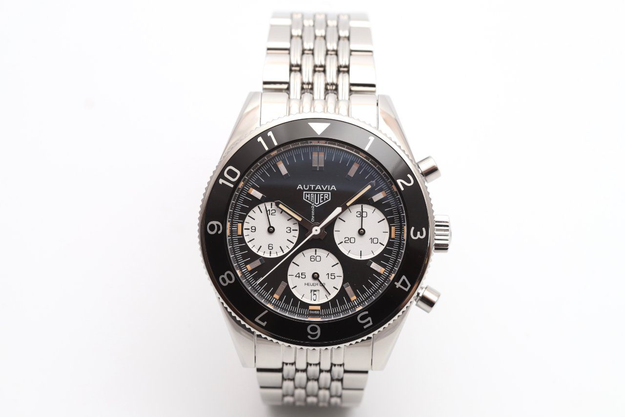 23965028-xzigin18mt0505q0aom9omex-ExtraLarge Heuer 02 Autavia Heritage Chronograph Automatic Watch CBE2110