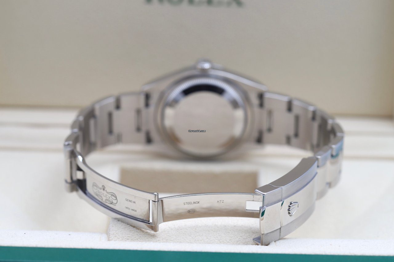 23971419-3al2ihccxqwkb0ddlv6k9j4c-ExtraLarge Rolex Datejust 36 Black Steel Oyster Bracelet Automatic Watch 126200