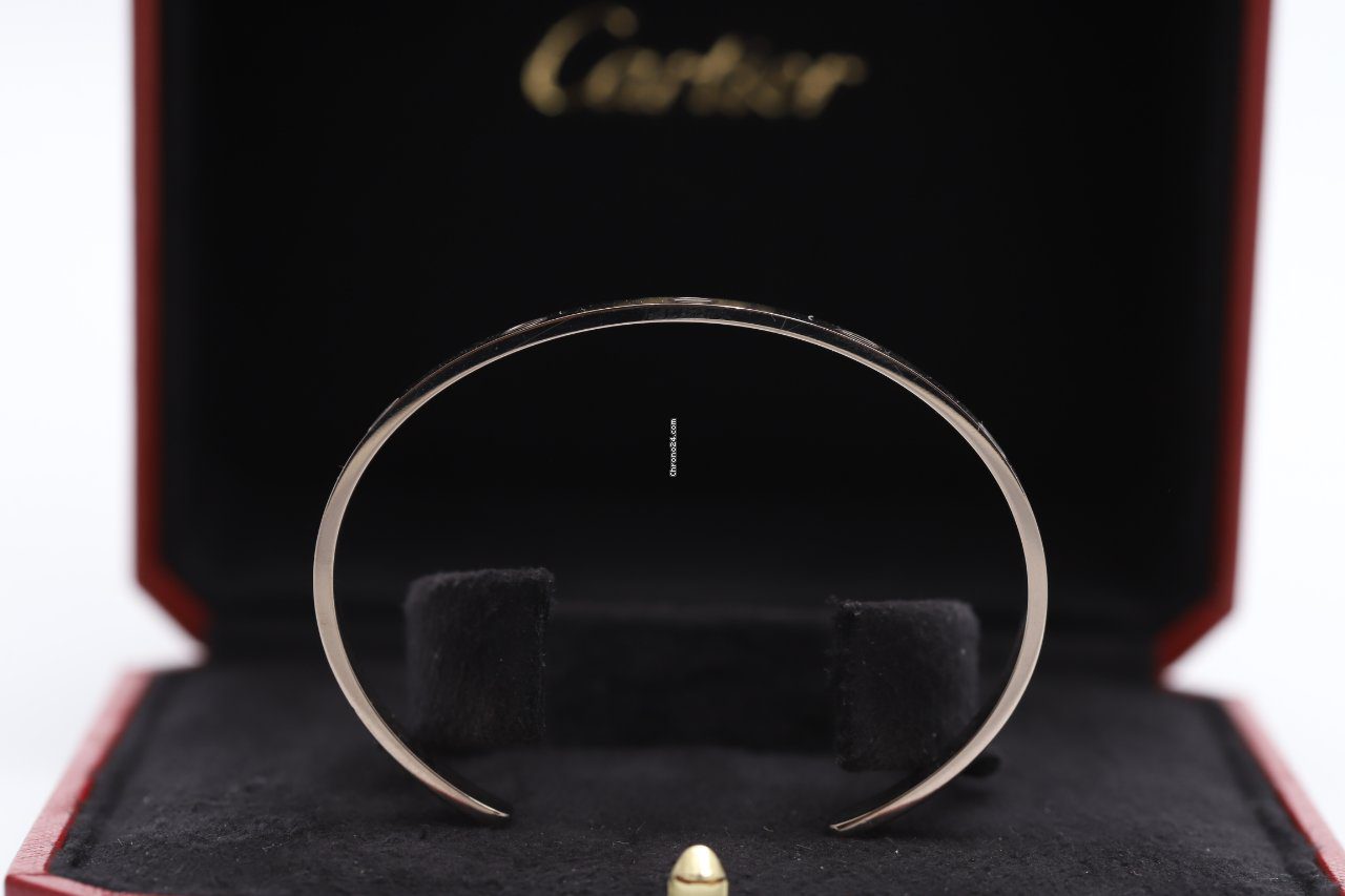23974452-0uodja6dpddfdfggn1bel3zb-ExtraLarge Cartier 18K White Gold Love Bangle