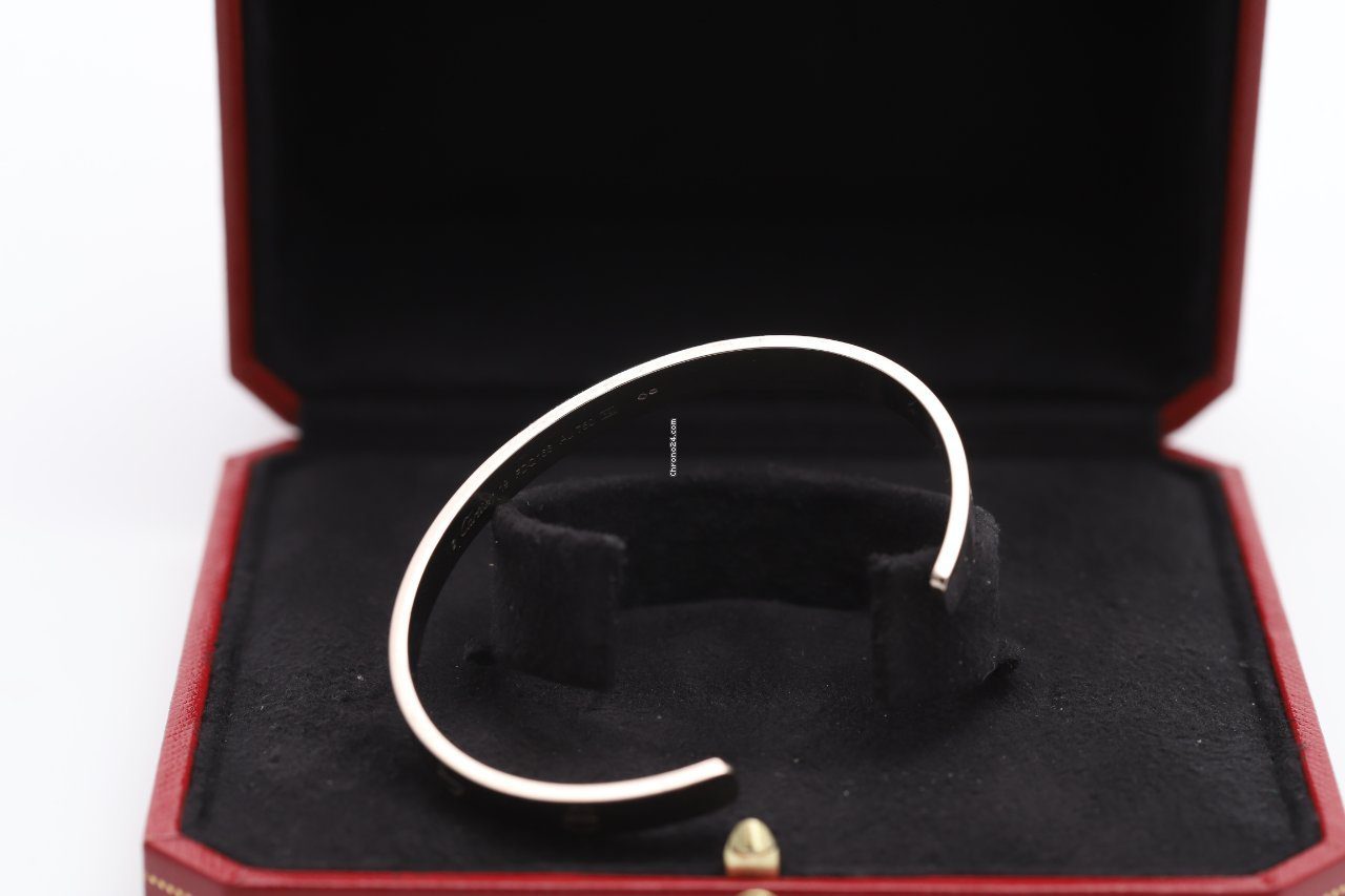23974452-p8d3kz85u2dikuhzkw1qrgjf-ExtraLarge Cartier 18K White Gold Love Bangle